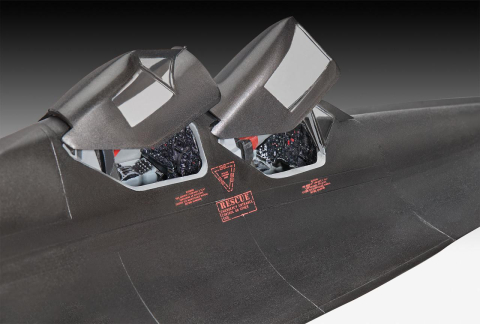 Revell Lockheed SR-71B Blackbird Model Kit [3]