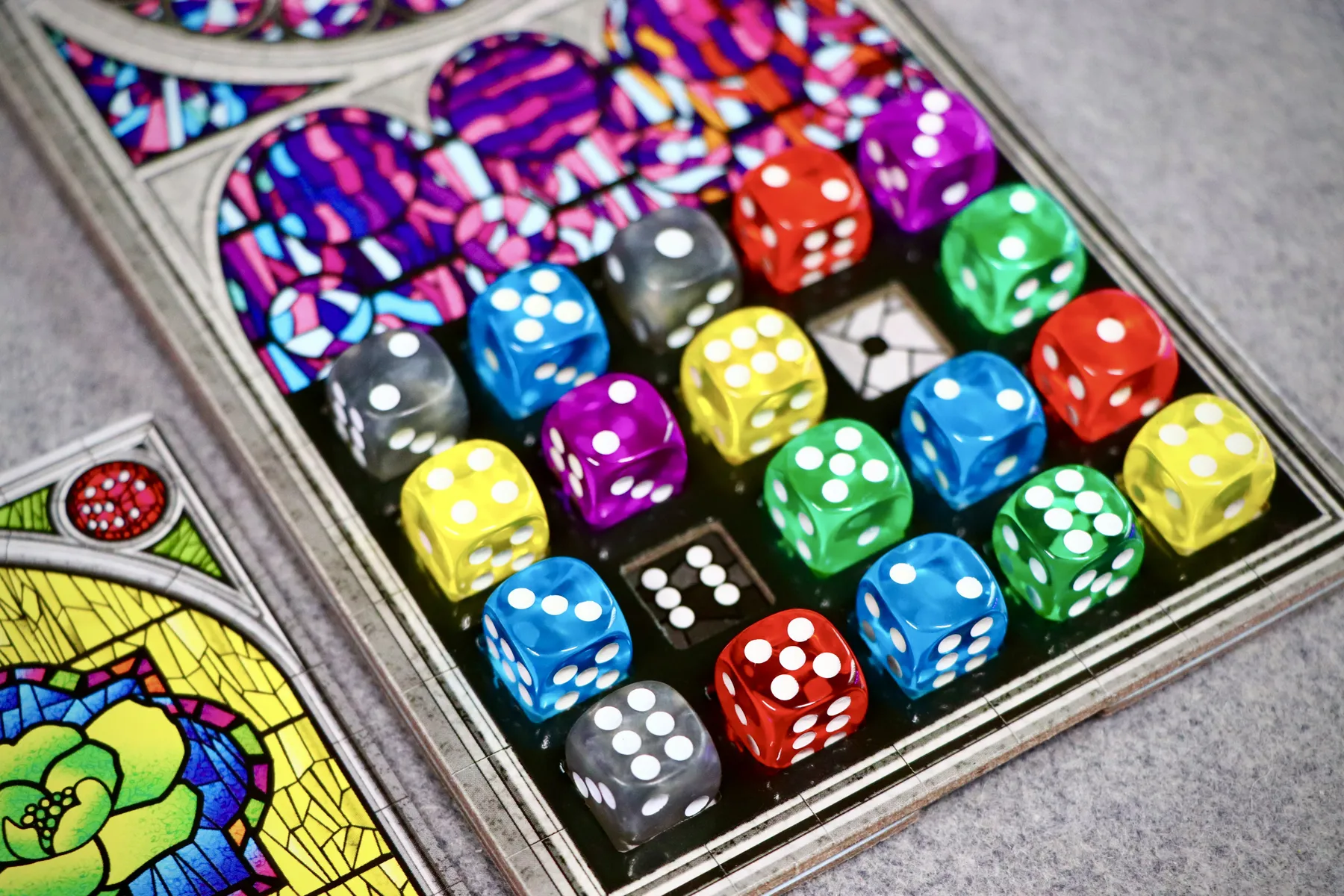 Sagrada: Glory [3]