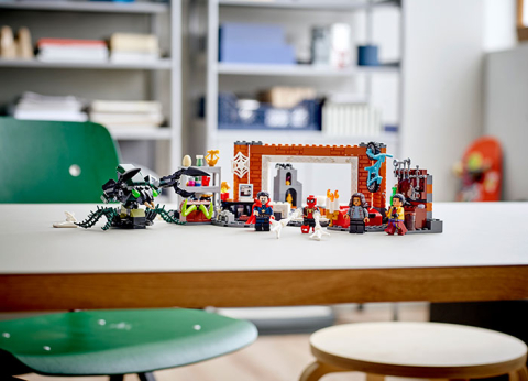 Spider-Man in atelierul din Sanctum [8]