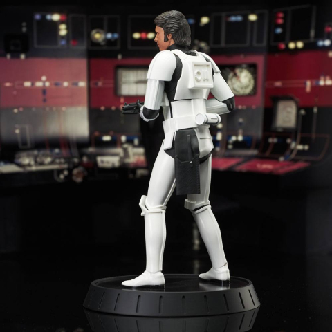 Star Wars Episode IV Milestones Statue 1/6 Han Solo (Stormtrooper Disguise) 40th Anniversary Exclusive 30 cm [5]