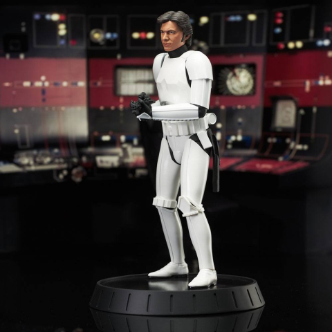 Star Wars Episode IV Milestones Statue 1/6 Han Solo (Stormtrooper Disguise) 40th Anniversary Exclusive 30 cm [4]