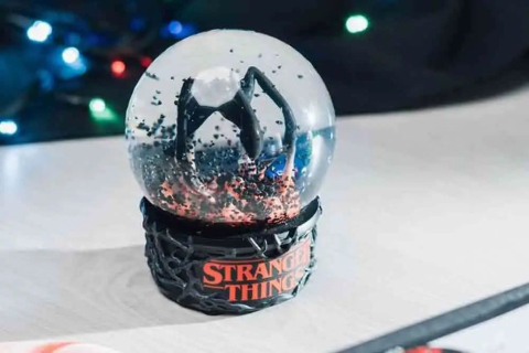Stranger Things Snow Globe 8 cm [1]