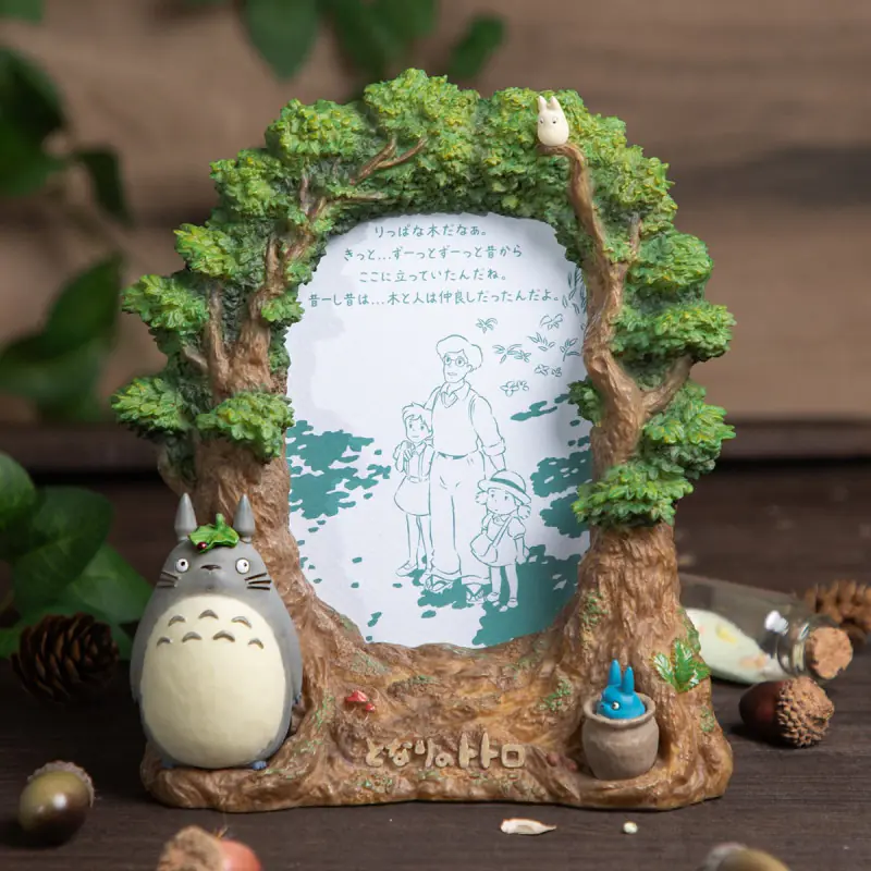 Noutati - Studio Ghibli My Neighbor Totoro - Diorama cu Rama Foto Padurea lui Totoro