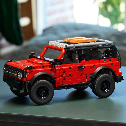 SUV Ford Bronco [5]