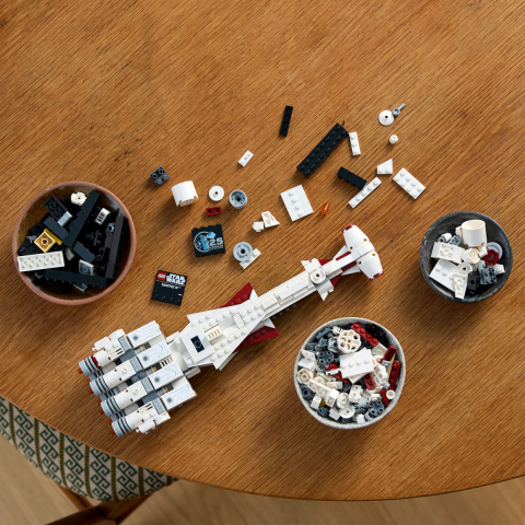 LEGO Star Wars Tantive IV 75376 [3]