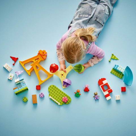 LEGO DUPLO Purcelusa Peppa Targ de distractii 10453 [3]