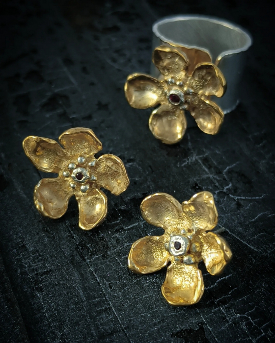 Flower ring [6]