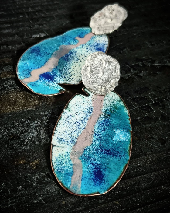 cercei argint patinat cu email albastru, roz si alb lucrati ie umanual în Clujanual în Cluj  colecția Alchimia culorilor Liana Jewelry [3]