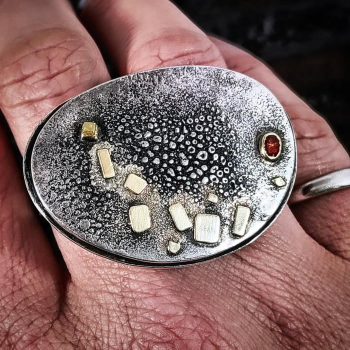 inel de argint si aur'' Vulcanic Dream'' cu rubin și diamant brut [5]