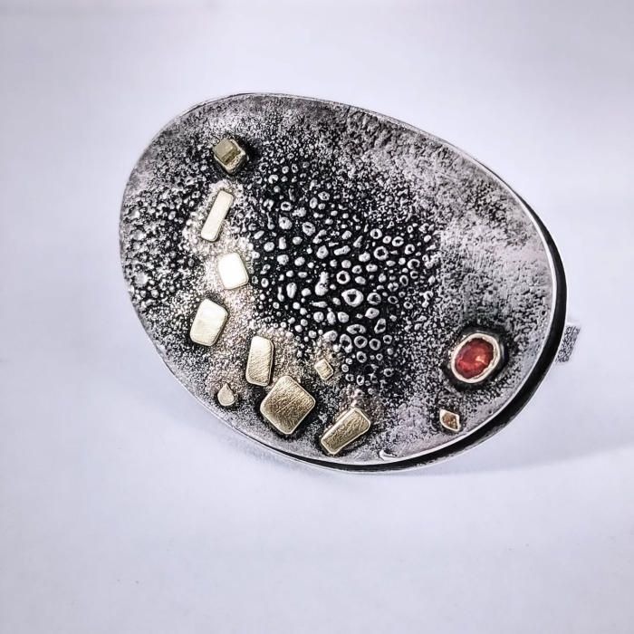 inel de argint si aur'' Vulcanic Dream'' cu rubin și diamant brut [9]