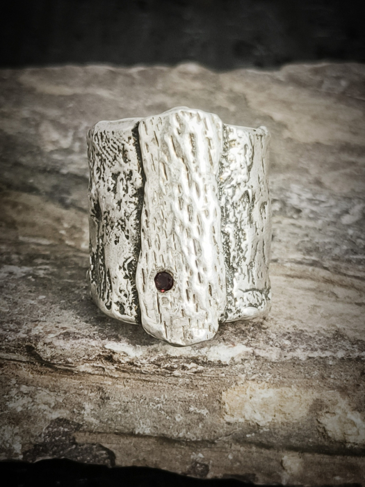 inel ''Copac'' bijuterie uncat cu granat [1]