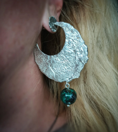 cercei argint patinat si turquaz de nepal lucrati manual în Cluj  bijuterie unicat din argint colecția LAVA Liana Jewelry  inel texturat cu detalii din argint și România [6]