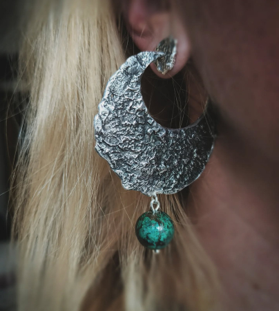 cercei argint patinat si turquaz de nepal lucrati manual în Cluj  bijuterie unicat din argint colecția LAVA Liana Jewelry  inel texturat cu detalii din argint și România [1]