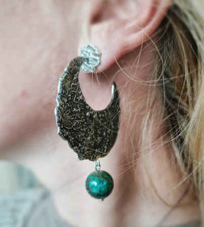 cercei argint patinat si turquaz de nepal lucrati manual în Cluj  bijuterie unicat din argint colecția LAVA Liana Jewelry  inel texturat cu detalii din argint și România [2]