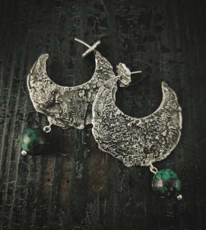 cercei argint patinat si turquaz de nepal lucrati manual în Cluj  bijuterie unicat din argint colecția LAVA Liana Jewelry  inel texturat cu detalii din argint și România [7]