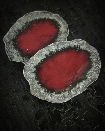 cercei argint patinat cu email rosulucrati manual în Clujanual în Cluj  bijuterie unicat din argint colecția LAVA Liana Jewelry  inel texturat cu detalii din aur și pietre naturale România [2]