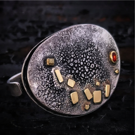 INELE - inel de argint si aur'' Vulcanic Dream'' cu rubin și diamant brut