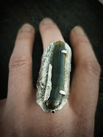 inel ''Antic '' bijuterie uncat cu granat si ochi de soim [4]