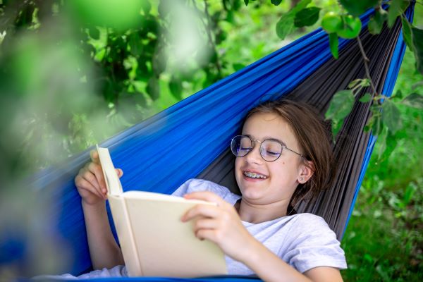 10 Carti Fascinante pentru Copii: Recomandari Perfecte pentru Vacanta de Vara