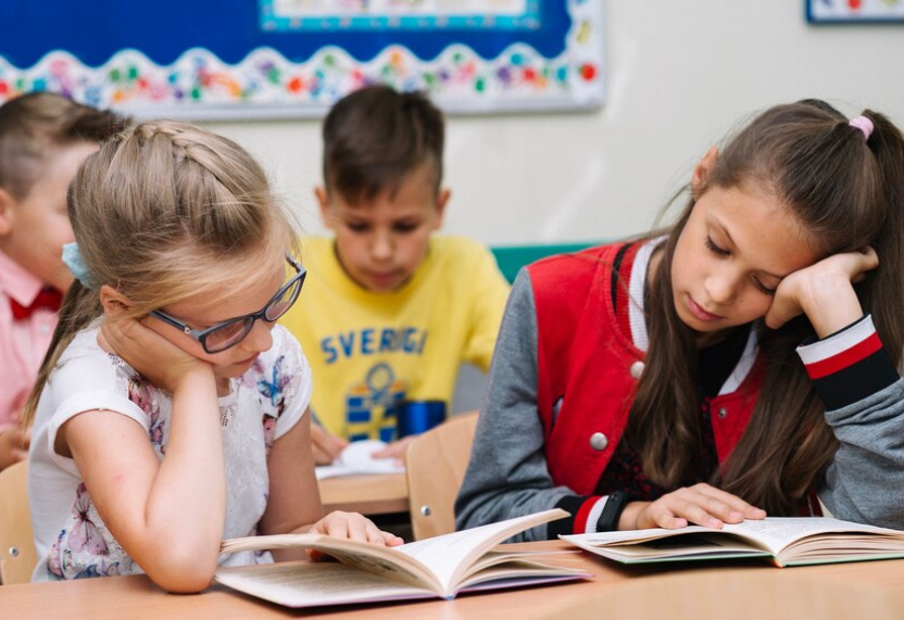 Cum sa transformi lectura intr-o placere pentru elevii tai: 5 metode care ii vor face sa iubeasca cititul