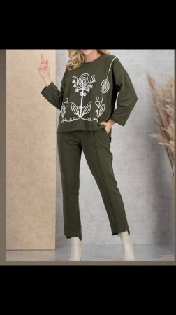 Femei - trening cu flori