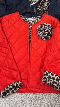 Femei - geaca accesorizata cu floare