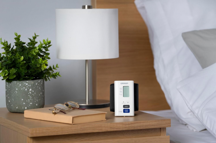Omron NightView - Tensiometru de incheietura cu masurare nocturna, silentios, validat clinic, transfer date Bluetooth, fabricat in Japonia [14]