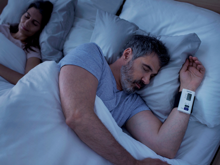 Tensiometre de incheietura - Omron NightView - Tensiometru de incheietura cu masurare nocturna, silentios, validat clinic, transfer date Bluetooth, fabricat in Japonia