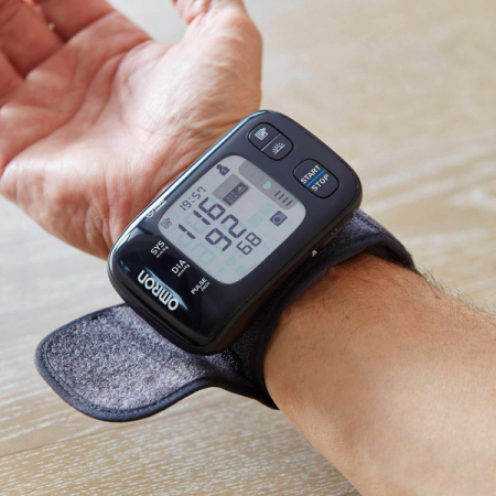 OMRON RS7 Intelli IT - Tensiometru de incheietura, silentios, transfer date Bluetooth, validat clinic [2]
