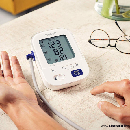 OMRON M3 Comfort (HEM-7155-E) - Tensiometru de brat, manseta inteligenta Intelli Cuff, validat clinic, garantie 3 ani [2]
