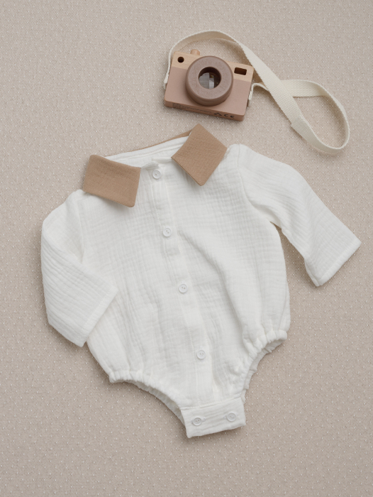 Costumaș de botez Whisper– Eleganță naturală pentru cei mai mici [6]