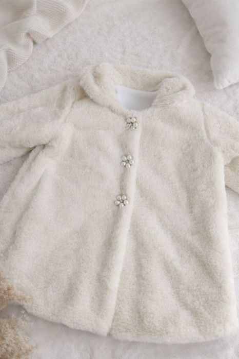 Paltonas blanita fetita nuanta natur [2]