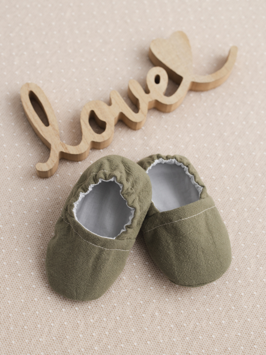 Salopetă băiețel botez Marc – olive din bumbac prespălat, căptușită cu bumbac premium [5]