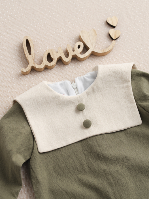 Salopetă băiețel botez Marc – olive din bumbac prespălat, căptușită cu bumbac premium [7]