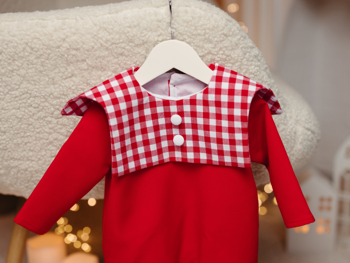 Salopetica Nicholas – farmecul Crăciunului în miniatură [2]