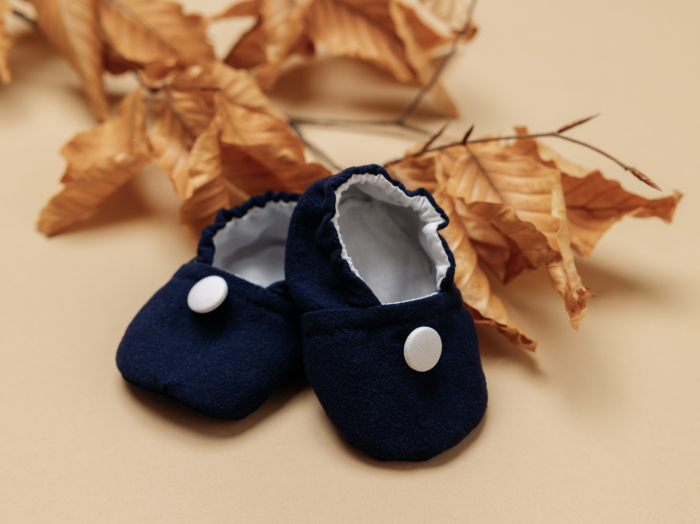 Set botez băiețel cu cufăr personalizat, trusou personalizat, lumânare și costumaș Anton [3]