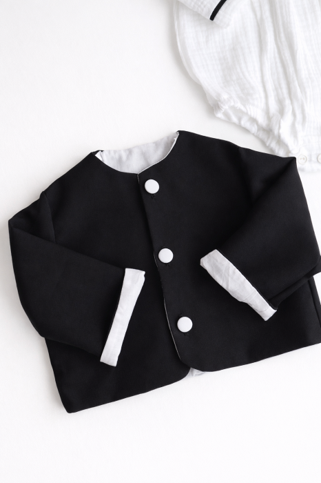 Set botez baietel Matteo Black , trusou personalizat si costumas premium [5]