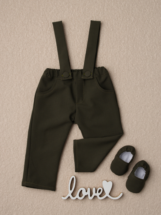 Set Botez Băieți Personalizat Liam– Costum cu Bretele, Cufăr Catifea & Trusou Muselină OEKO-TEX® [8]