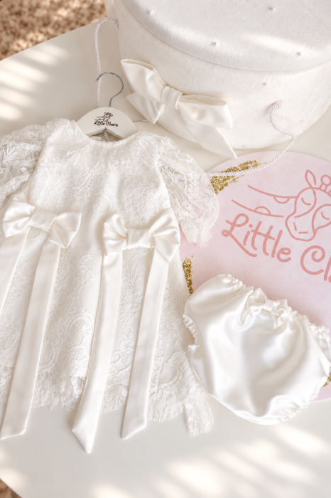 Set botez fetiță Ivory cu rochiță și trusou complet [2]