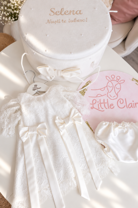 Set botez fetiță Ivory cu rochiță și trusou complet [3]