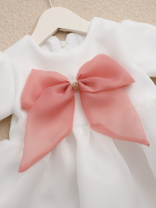 Set botez fetite Liora , rochita organza, trusou muselina si cufar personalizat [10]