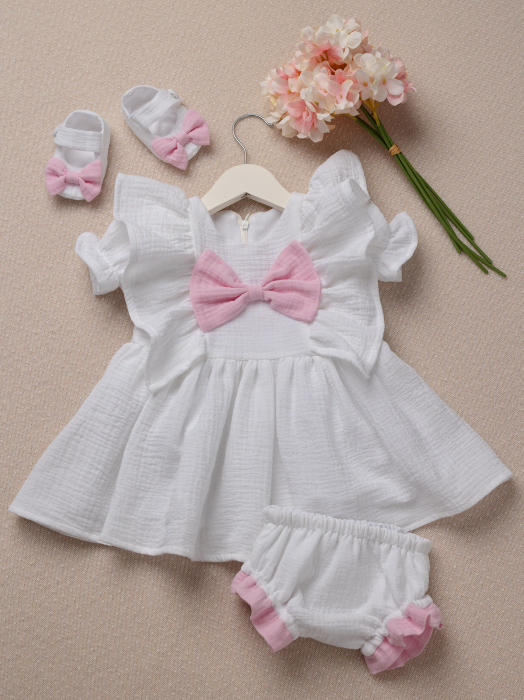 Set Botez Personalizat din Muselină – Rochiță Ralu, Trusou Brodat și Cufăr Luxury Decorat [10]