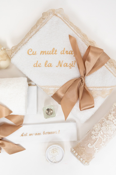 Set de botez Lucia cu paltonas– eleganță atemporală pentru o zi specială [7]