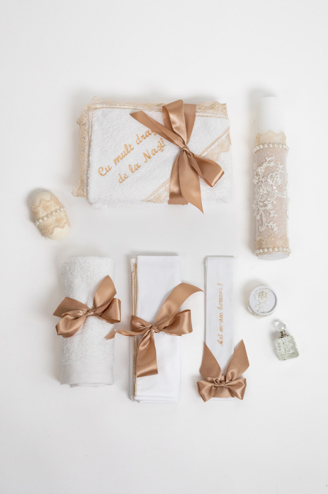 Set de botez Lucia cu paltonas– eleganță atemporală pentru o zi specială [6]