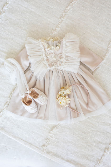 Set de botez Lucia cu paltonas– eleganță atemporală pentru o zi specială [10]