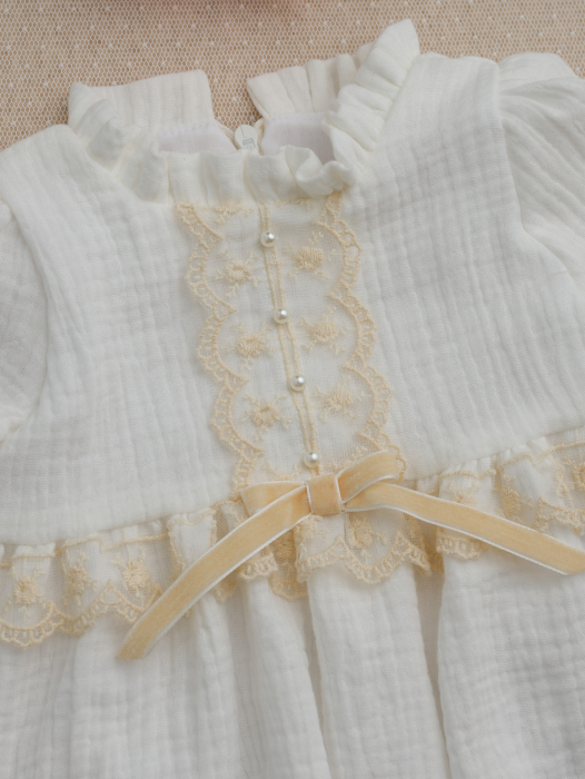 Set de botez Solene– Eleganță clasică din muselină pentru cele mai prețioase momente [3]