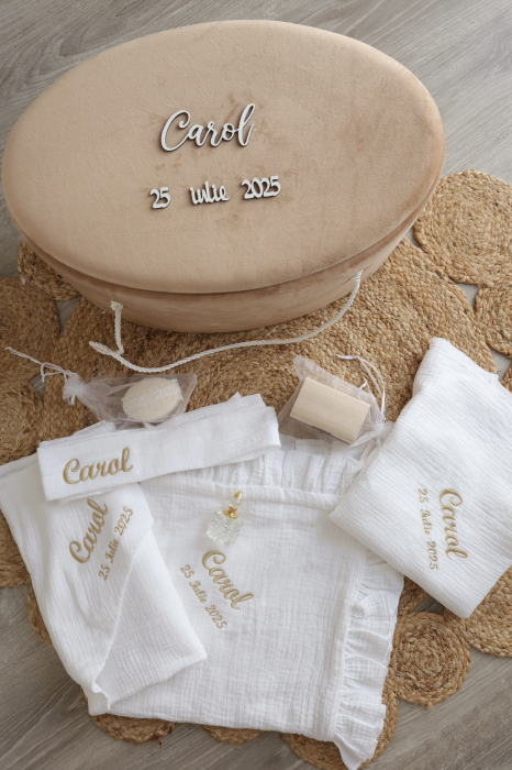 Trusou Botez Băiețel – Muselină Albă, Cufăr Catifea Personalizat - Little Claire [7]