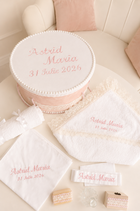 Trusou botez cufar roz pudrat decorat cu dantela si perlute , personalizat prin broderie [2]