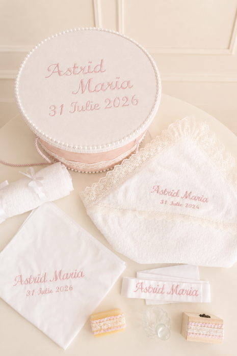 Trusou botez cufar roz pudrat decorat cu dantela si perlute , personalizat prin broderie [3]