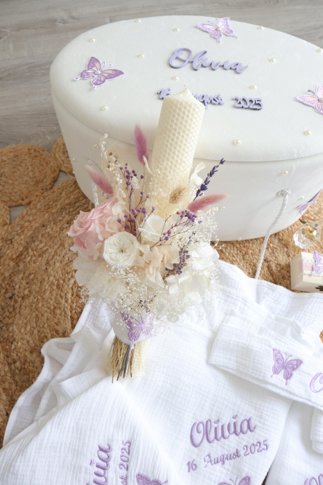 Trusou botez fetiță personalizat cu nume și dată, decor fluturi mov și perle. Lumanare botez asortată opțional. Elegant, complet, handmade. [7]